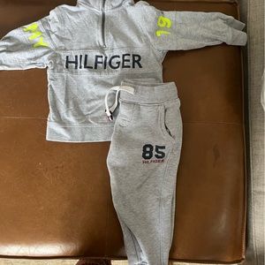 Tommy Hilfiger 2 piece sweatsuit